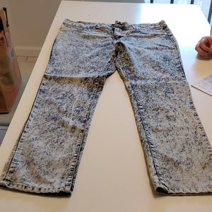 Acid washed jeans